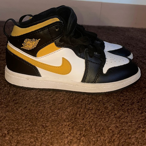 Air Jordan 1 mid. Black, gold and white. - Picture 2 of 4